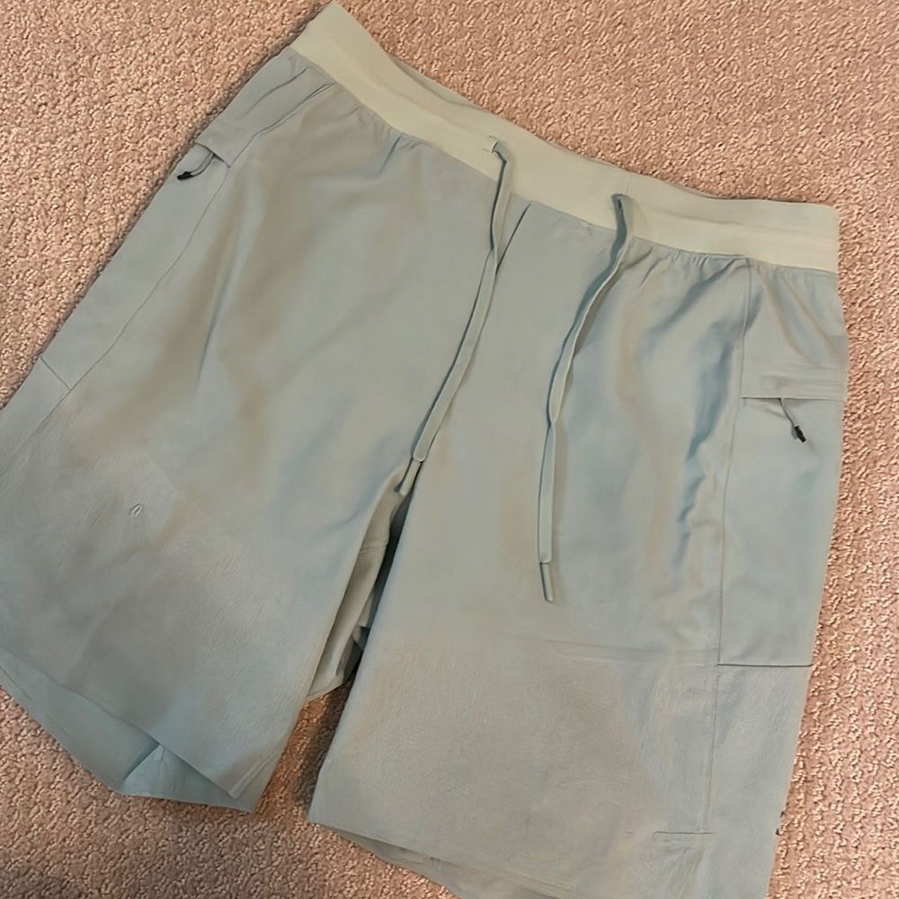 Lulu Lemon Men's Swim Trunks with Lining